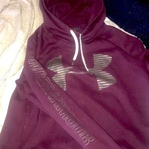 Maroon cowl under armour sweatshirt
